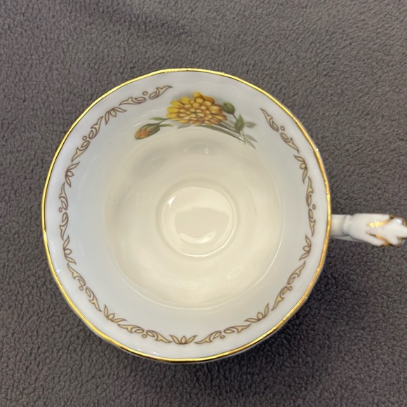 Vintage Bone China, Bouquet of the Month OCTOBER Tea Cup & Saucer - Picture 5 of 11